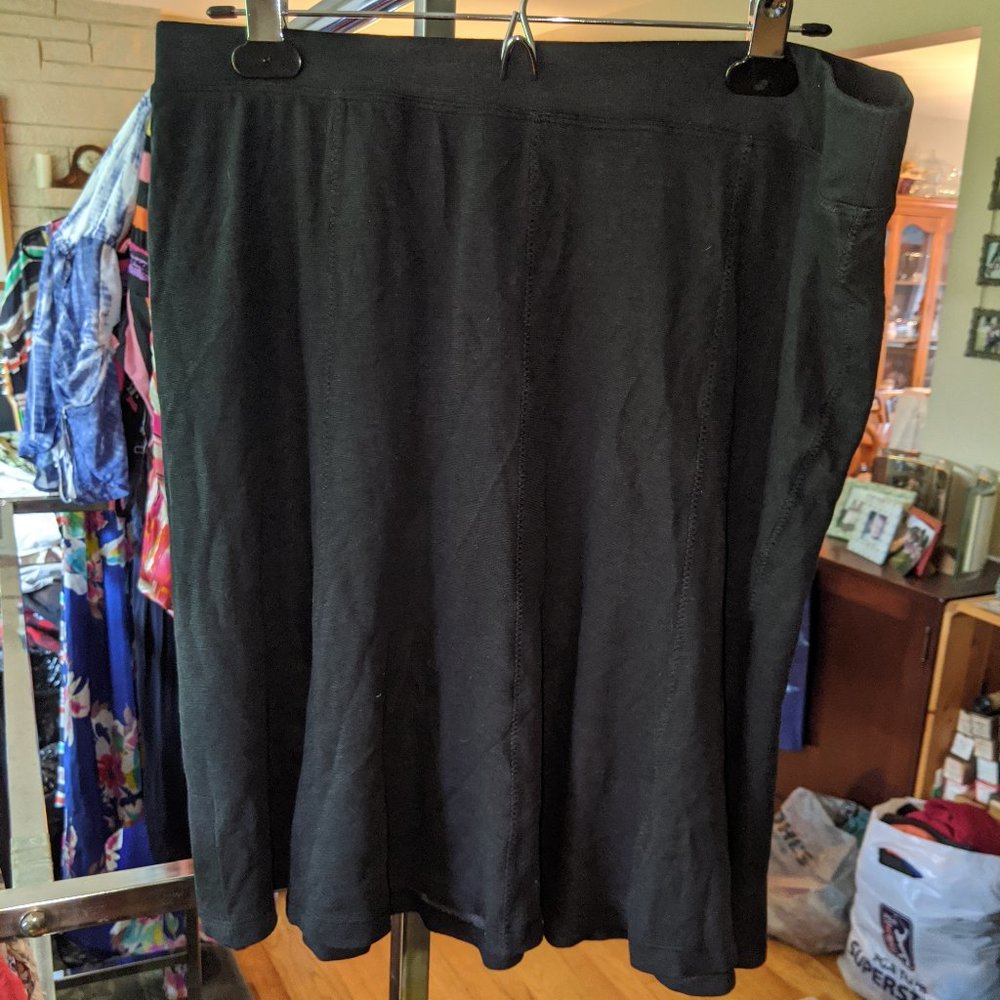 L dark gray skirt